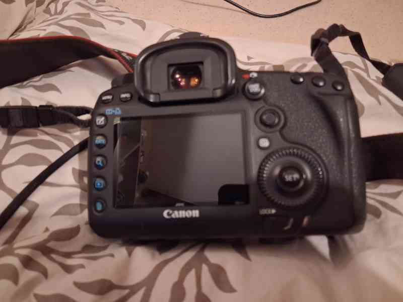 Canon EOS 5D Mark III  - foto 3