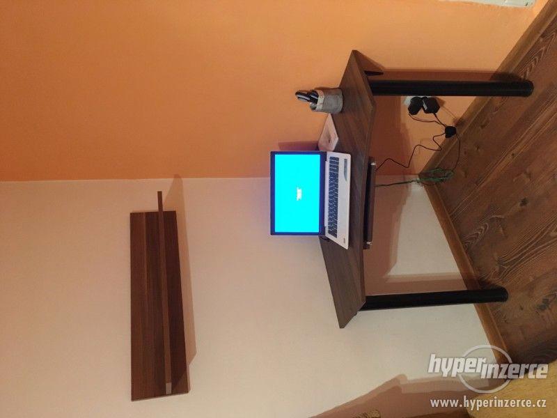 Počítačový rohový stolek - foto 1