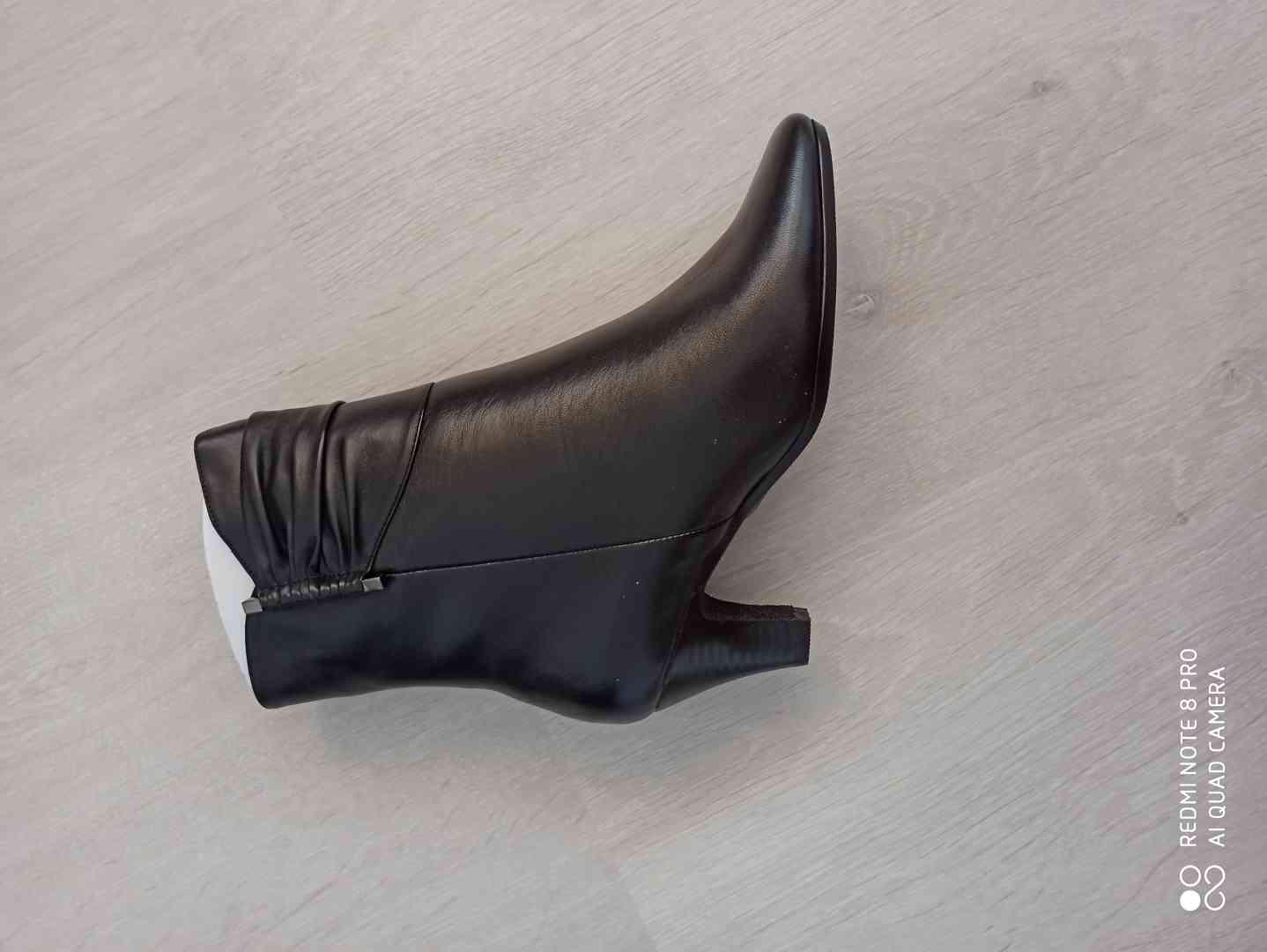 Deska kotníkové kožené boty- černé - foto 1