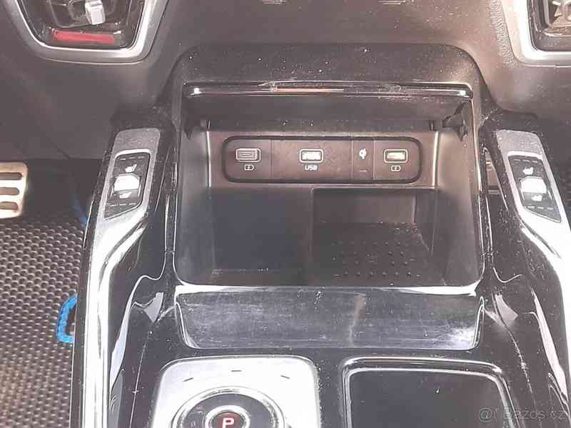 Kia Sorento 2,2   CRDi 148kW SCR 8DCT - foto 17