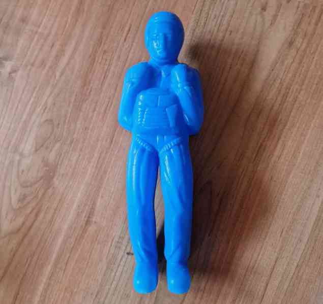 Igráčci, Hejrup, plastová koule, parašutista a dalekohledy - foto 6