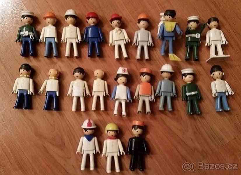 Igráčci, Hejrup, plastová koule, parašutista a dalekohledy - foto 9