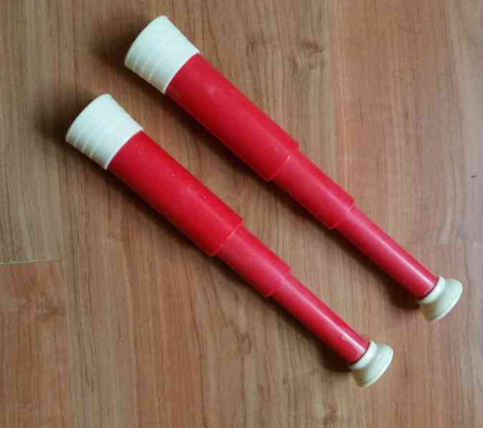 Igráčci, Hejrup, plastová koule, parašutista a dalekohledy - foto 4