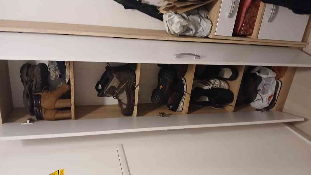 Předsíňová a botníková skříň (2 ks) - dekor dub - foto 3