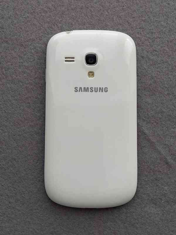 Mobilní telefon SAMSUNG Galaxy S III. mini - JAKO NOVÝ - foto 3