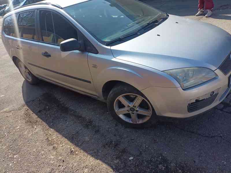 Ford Focus  - foto 3