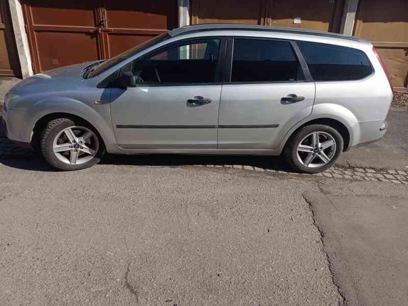 Ford Focus  - foto 4