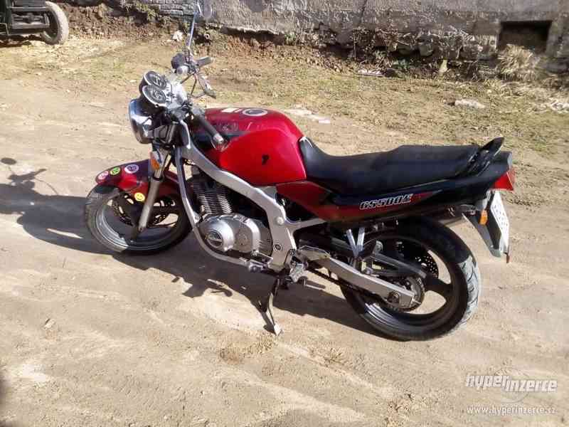 Suzuki GS500E - foto 2