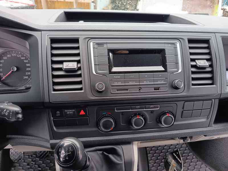 Volkswagen Transporter 2,0TDI 3-mistný ČR 1 maj DPH  - foto 17