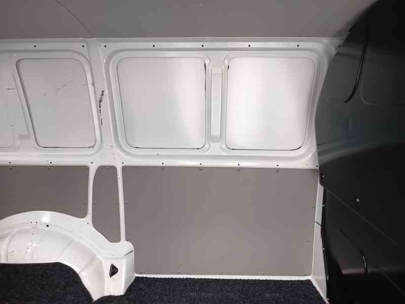 Volkswagen Transporter 2,0TDI 3-mistný ČR 1 maj DPH  - foto 13