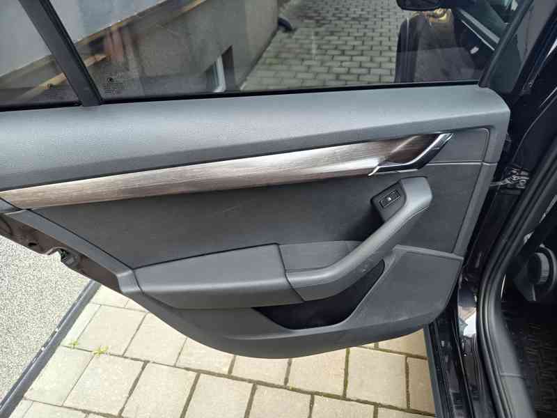 ŠKODA Octavia combi 2,0TDI Scout 4x4 - foto 26
