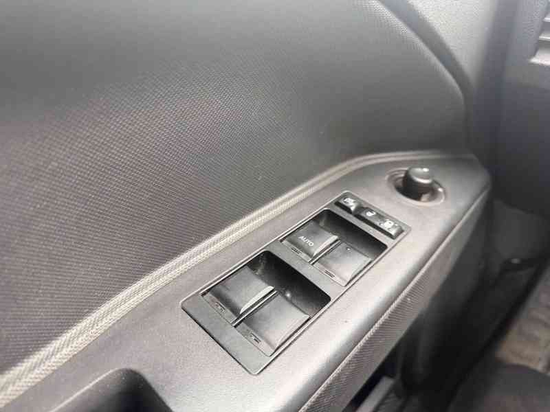 DODGE Caliber 2,0CRD SE/SXT 2010 - foto 17