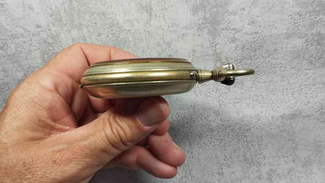 Velké 66 mm, 202 g těžké staré železniční hodinky s lokomoti - foto 20