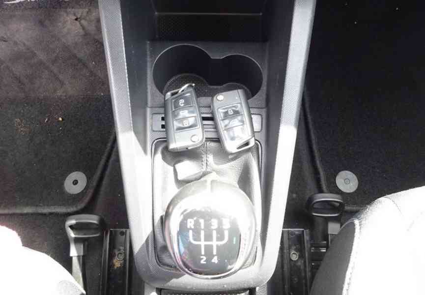 Škoda Fabia 1.2 TSI Combi r.v.2016 (66 KW) el.serviska - foto 19