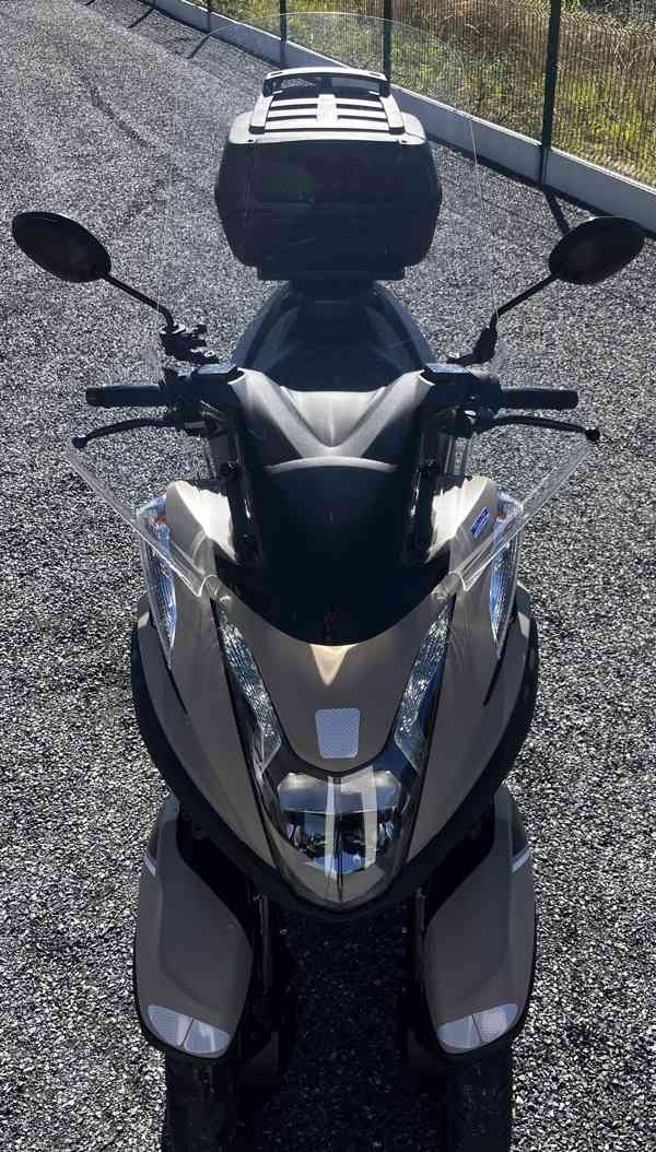 YAMAHA TRICITY 125, r.v. 2022 - foto 3