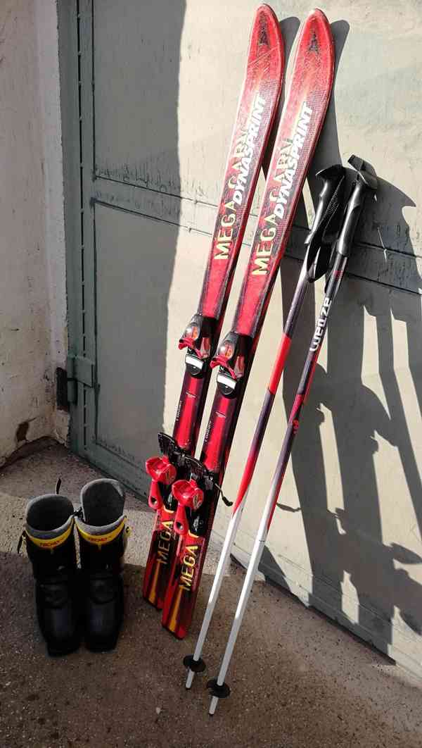 dětské lyže, přeskáče, hůlky - foto 1