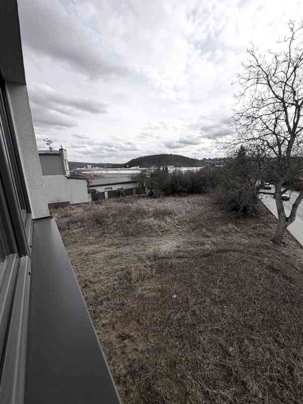 PRONÁJEM BYTU 2+KK SE ZAHRÁDKOU A PARKOVACÍM STÁNÍM V BRNĚ  - foto 3