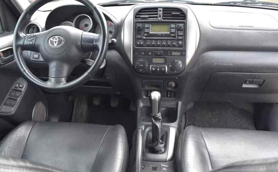 Toyota RAV 4 2.0i Executive 4X4 benzín 110kw - foto 13