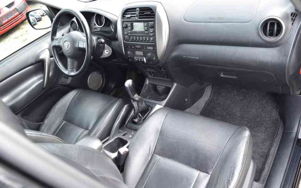 Toyota RAV 4 2.0i Executive 4X4 benzín 110kw - foto 10