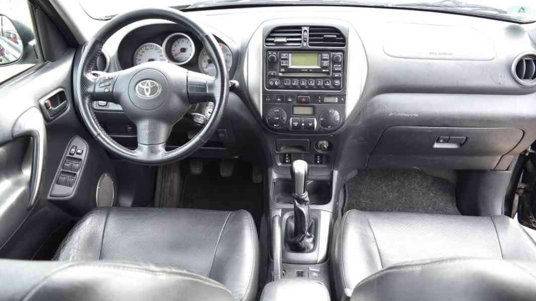 Toyota RAV 4 2.0i Executive 4X4 benzín 110kw - foto 16