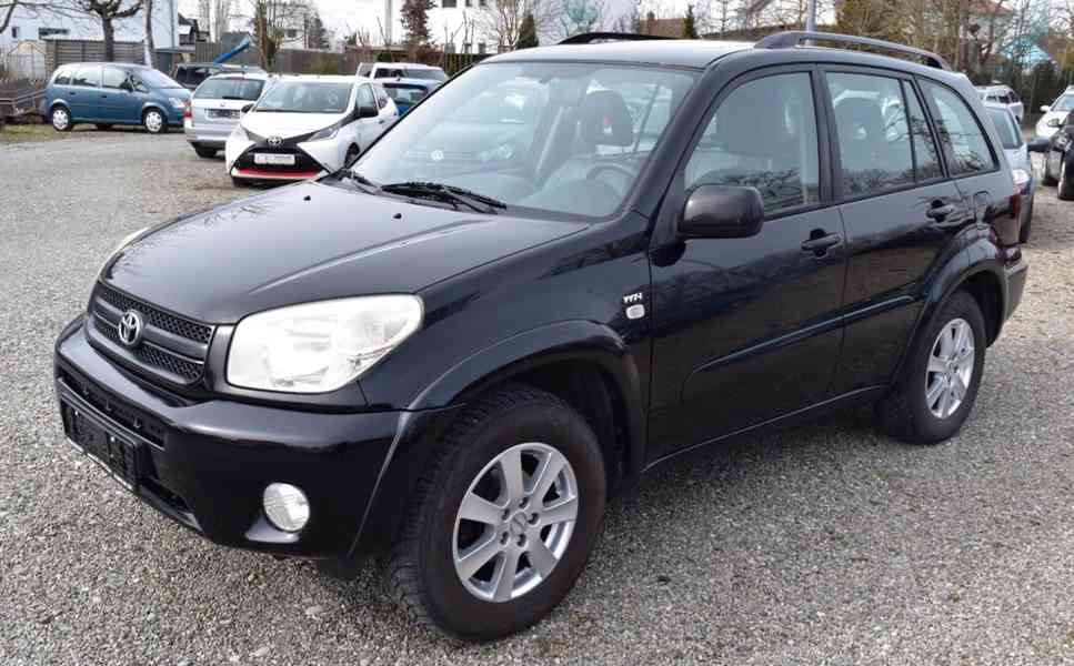 Toyota RAV 4 2.0i Executive 4X4 benzín 110kw - foto 12