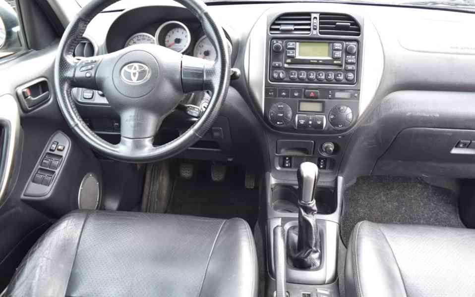 Toyota RAV 4 2.0i Executive 4X4 benzín 110kw - foto 14