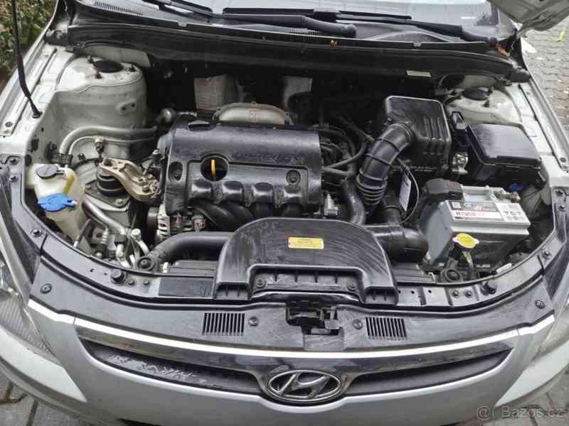 Hyundai i30 1,4   garážovaný, nebouraný - foto 4