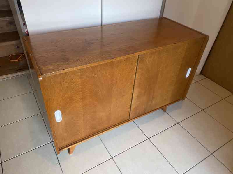 Retro komoda U-452, návrh Jiří Jiroutek - foto 5