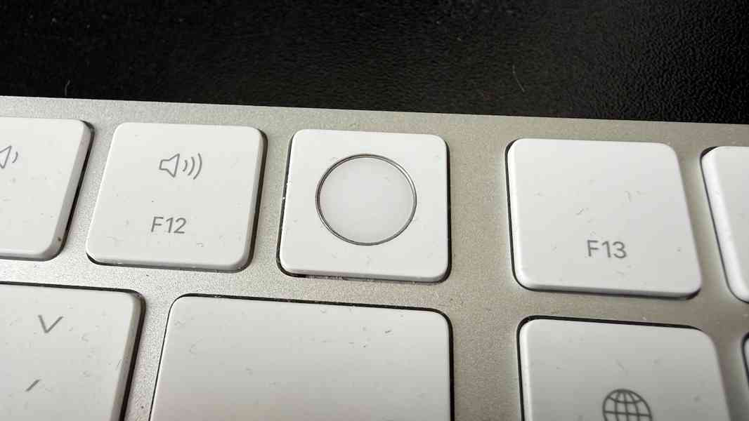 Klávesnice Apple magic keyboard CZ s TouchID a num. částí - foto 4