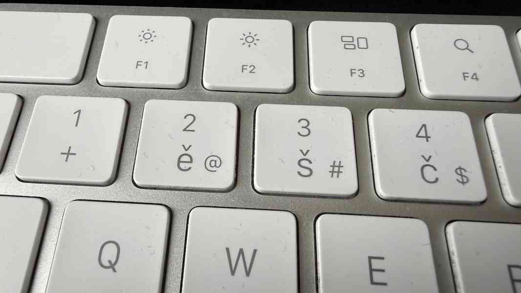 Klávesnice Apple magic keyboard CZ s TouchID a num. částí - foto 5