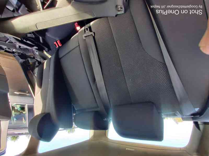 VW Passat B6 kombi 1.9Tdi Blu Motion 77kW BLS 2008 - foto 9