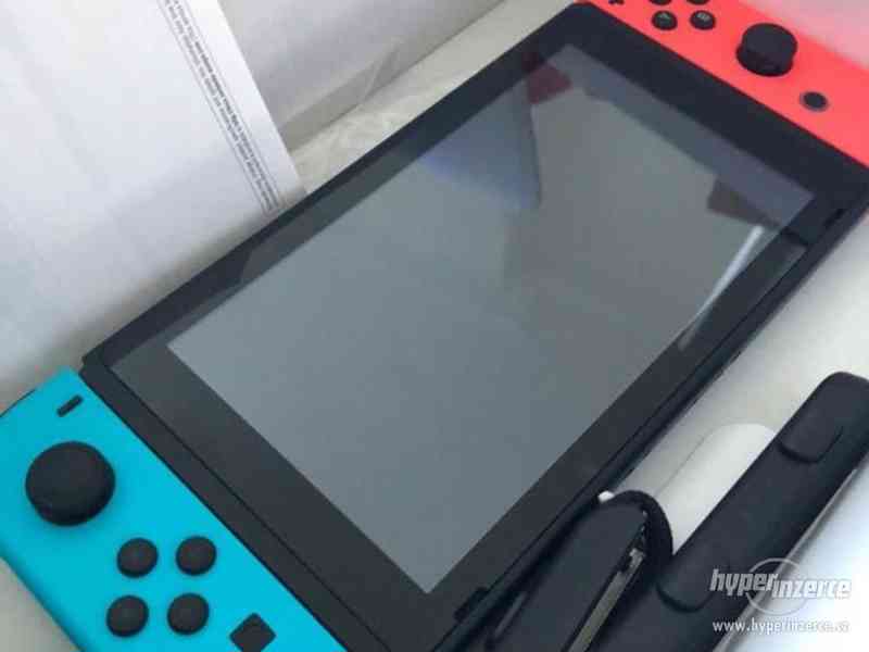 Nintendo Switch a hra Zelda - téměř nová konzole - foto 1