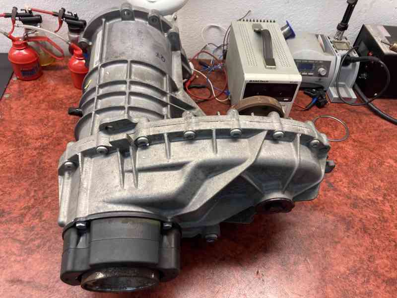 Rozvodovka Audi Q7 Transfer Box - foto 1