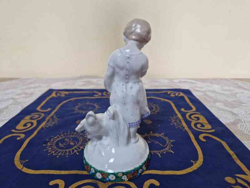 Hezká malovaná porcelánová Soška Husopaska Březová - foto 5