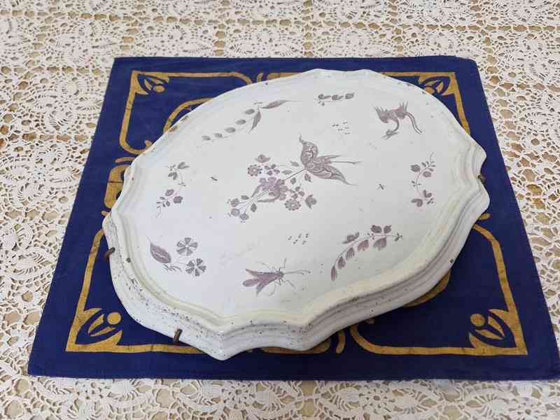 Zajímavý barokní masivní ručně malovaný  Podnos Tác Fajáns