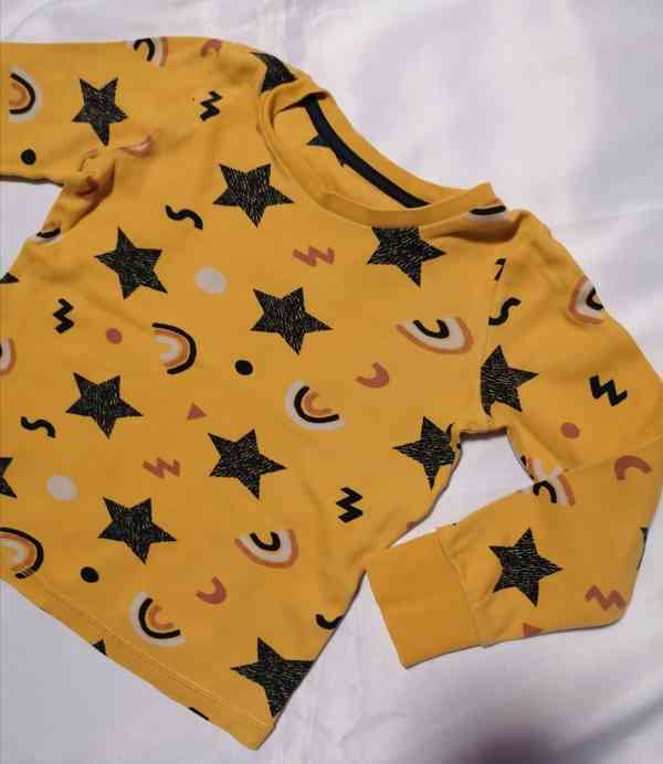 Žluté tričko s hvězdami, vel. 104-110 