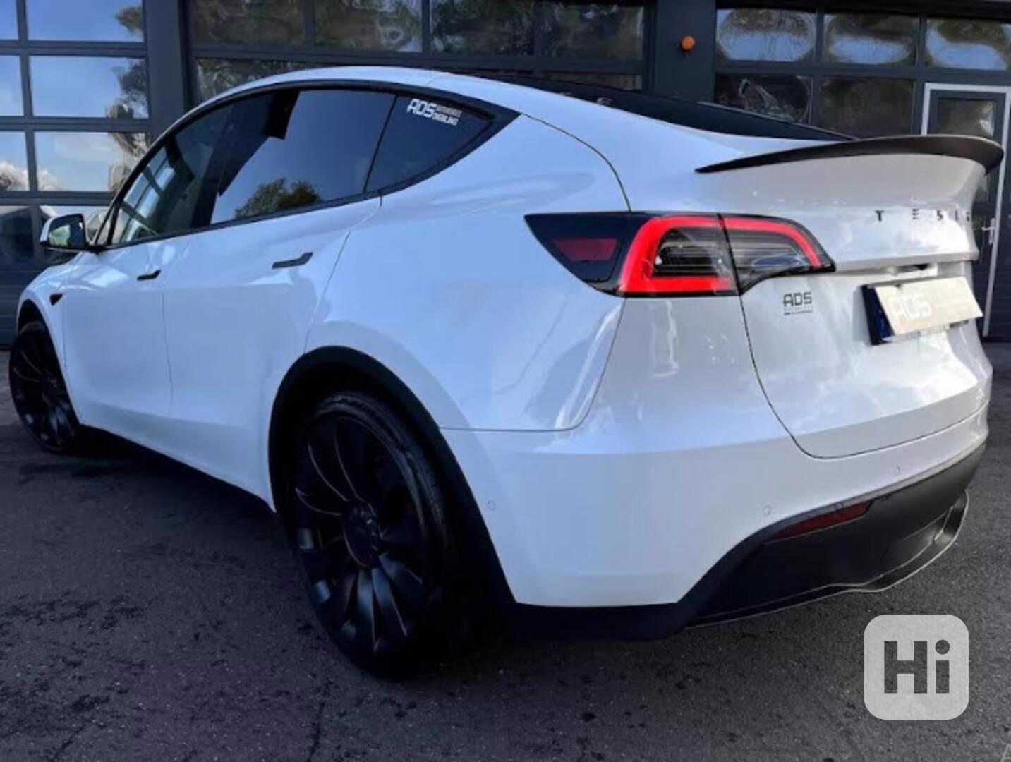 Tesla Model Y Performance AWD - foto 1