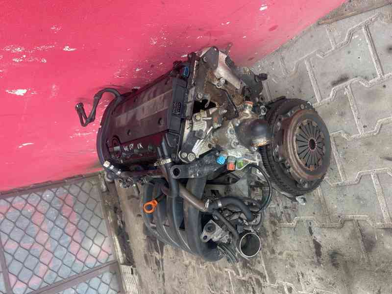 MOTOR 1,8 16V 81KW LFY PEUGEOT 406 306 CITROEN - foto 3