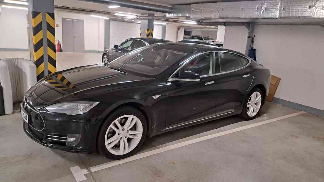 TESLA MODEL S, P85+, r.v. 2013, supercharging free!, DPH - foto 7