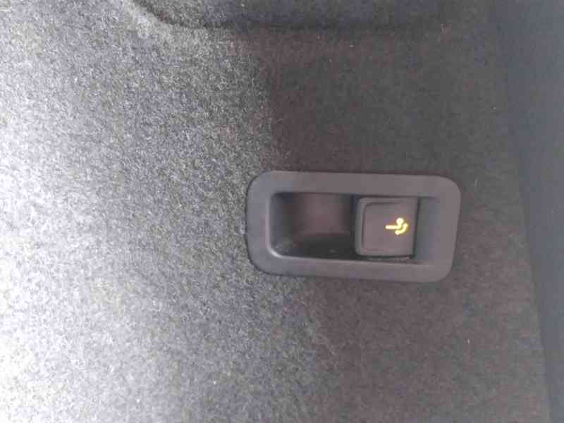 SEAT ATECA 2.0 TDI STYLE 4x4 110kW - foto 33