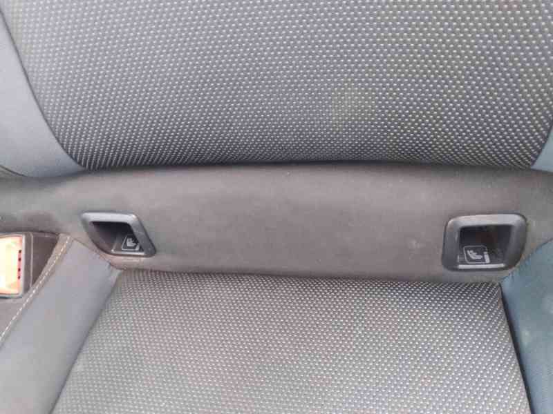 SEAT ATECA 2.0 TDI STYLE 4x4 110kW - foto 12