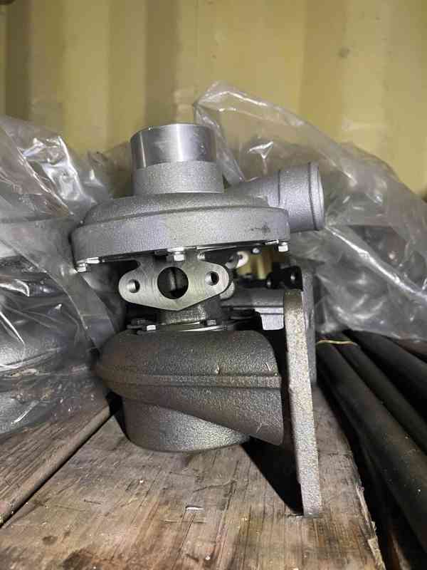 Turbína na Belarus 920,952 motor MMZ D243,čerpadlo naftové. - foto 3