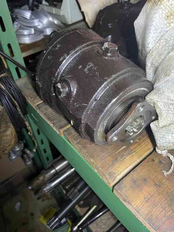 Turbína na Belarus 920,952 motor MMZ D243,čerpadlo naftové. - foto 5