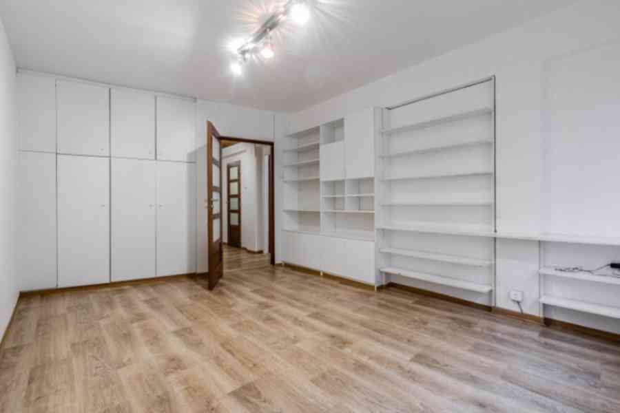 Prodej bytu 3kk (87,5 m²) s vytápěnou garáží v domě - foto 3