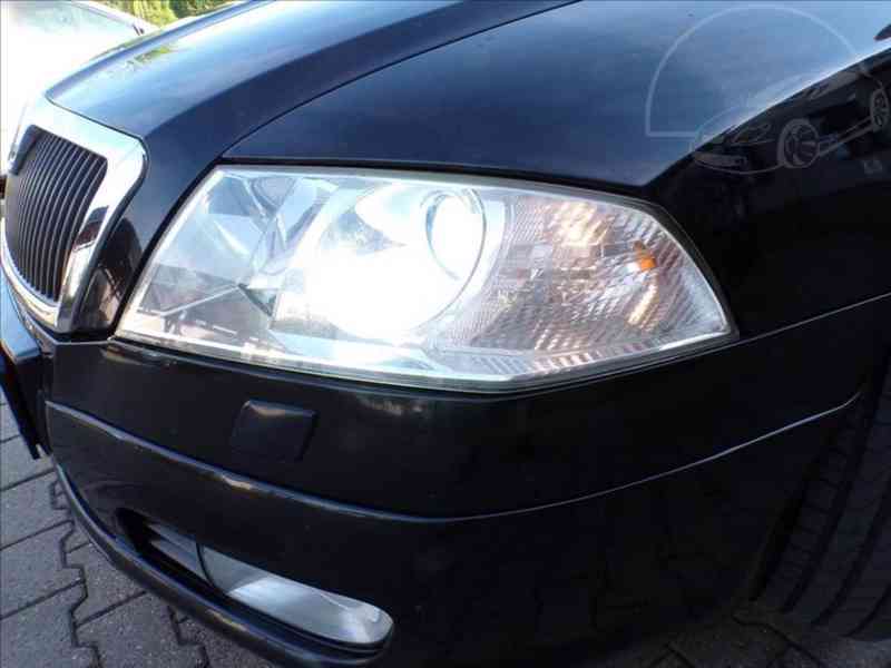 Škoda Octavia 1,8 TSI XENON,NAVI,TAŽNÉ ZAŘ.-HNED ODJÍŽDÍTE - foto 21