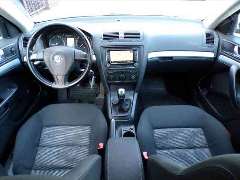 Škoda Octavia 1,8 TSI XENON,NAVI,TAŽNÉ ZAŘ.-HNED ODJÍŽDÍTE - foto 5