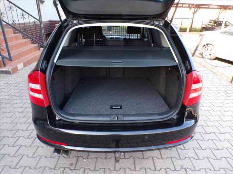 Škoda Octavia 1,8 TSI XENON,NAVI,TAŽNÉ ZAŘ.-HNED ODJÍŽDÍTE - foto 10