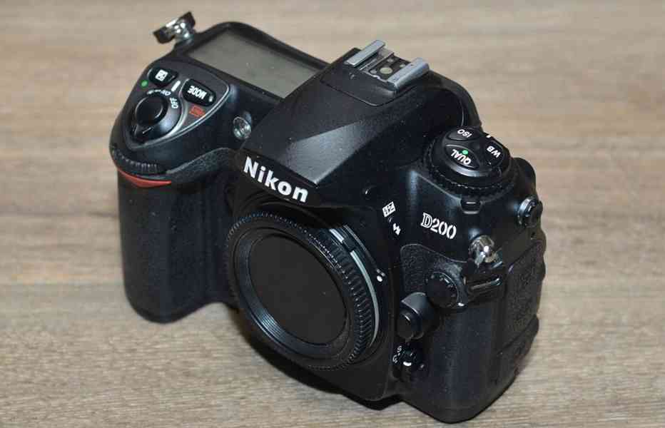 Nikon D200 **10.2 Mpix CCD*Poloprof. ** 23000 Exp. - foto 4