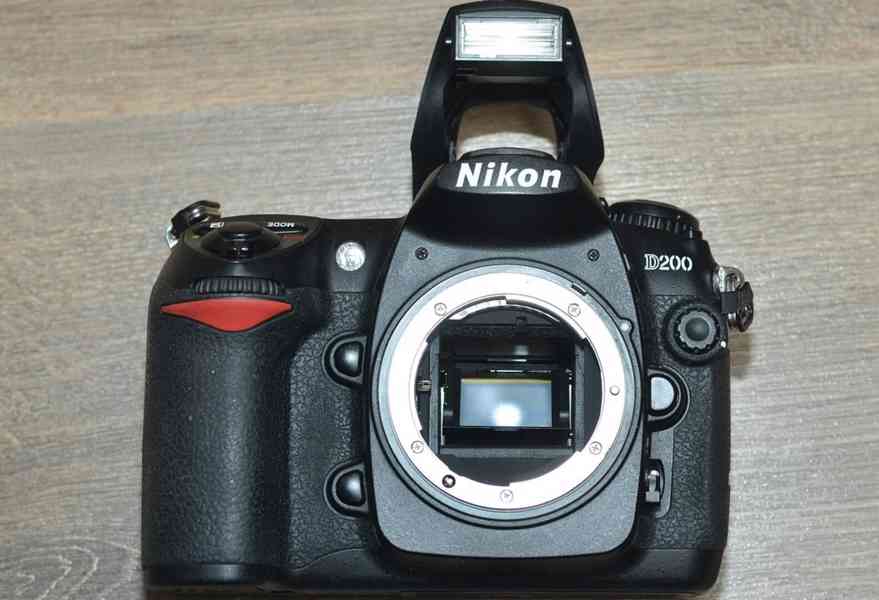 Nikon D200 **10.2 Mpix CCD*Poloprof. ** 23000 Exp. - foto 3