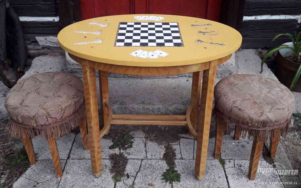 Šachový a karetní stolek + 2 stoličky - foto 1